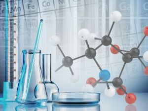 Co powinna zawierać ocena ryzyka zawodowego w związku z występowaniem czynnika chemicznego?